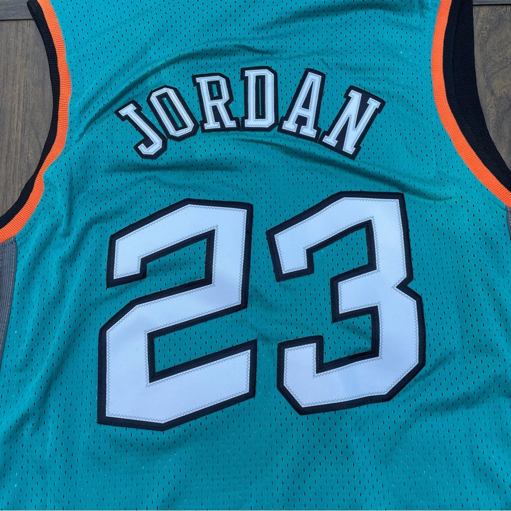 Mitchell & Ness Men's Chicago Bulls All Star '96 Michael Jordan #23 Teal Jersey - Picture 8 of 11